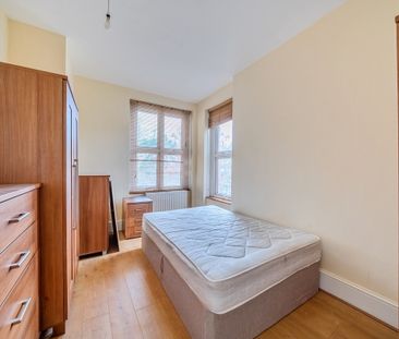 3 bedroom flat to rent - Photo 1