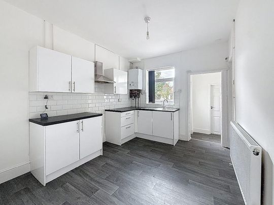 2 bedroom terraced house to rent - Photo 1