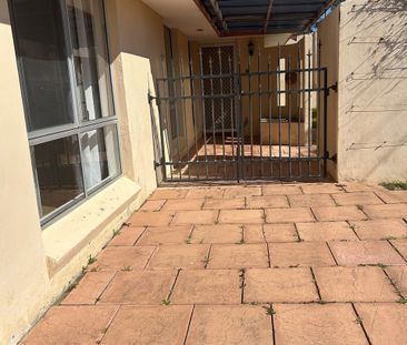 Spacious Family Gem in Ocean Close Estate - Photo 3