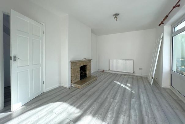 School Cottages, Woking, Surrey, GU22 - Photo 1