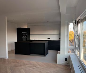 Gerenoveerd appartement met zicht op het park - Photo 3