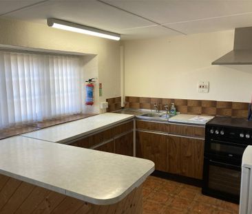 2 bedroom end of terrace house to rent - Photo 4