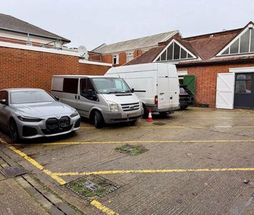 3 bedroom apartment to rent - Photo 2