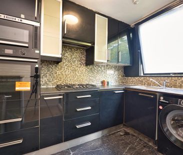 1 bedroom in a flat share to rent - Photo 6