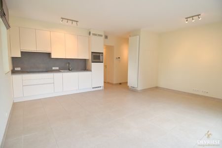 Instapklaar appartement met zicht op de markt, 2 slaapkamers in hartje Gullegem - Photo 3