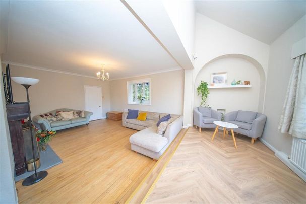 5 bedroom detached house to rent - Photo 1