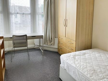 5 bedroom terraced house to rent - Photo 4