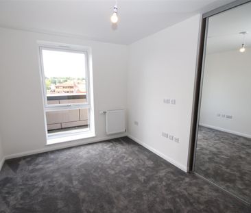 2 bedroom Apartment to let - Photo 6