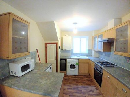 3 bedroom private hall to rent - Photo 3