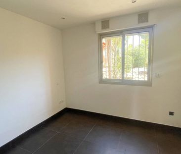 Pin Rolland T2 rez de jardin - Photo 2