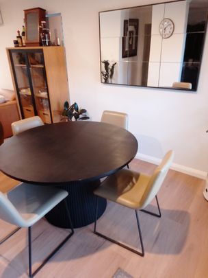 South Perth - Photo 1