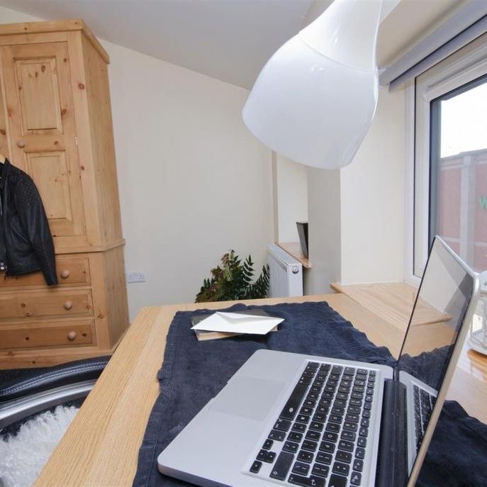 5 bedroom flat to rent - Photo 1