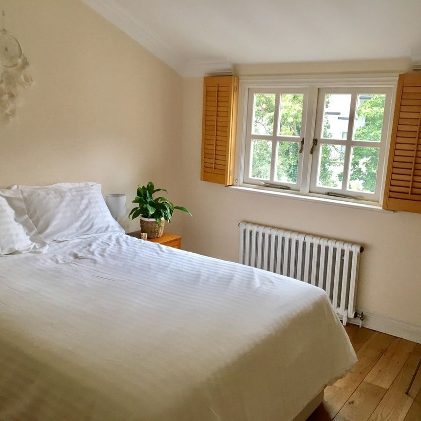 Newly Decorated Two Double Bedroom Apartment with Terrace to Rent in Hampstead (The Crofts) - Photo 1