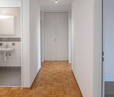 Helle 4.5-Zimmer-Wohnung mit Wintergarten im beliebten Breitequartier! - Photo 3