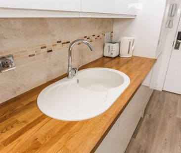 Various 1 Bed Apartments - Photo 5