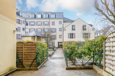 location Appartement T5 DE 108m² À VERSAILLES - Photo 5