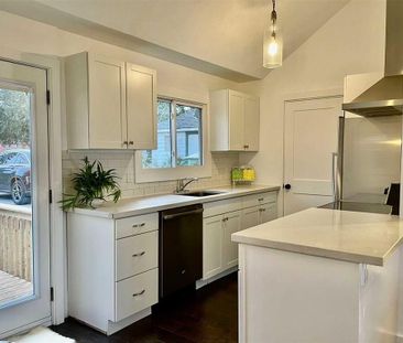 For Lease - 851 Lake Drive, Georgina, Ontario - Photo 6