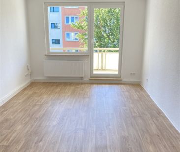 Schöne 3-Raumwohnung wartet auf neue Mieter - Foto 1