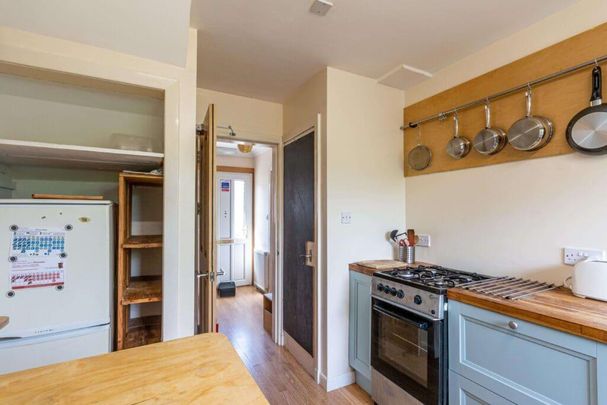 4 bedroom semi-detached house to rent - Photo 1