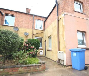 2 bedroom ground floor flat to rent - Photo 4