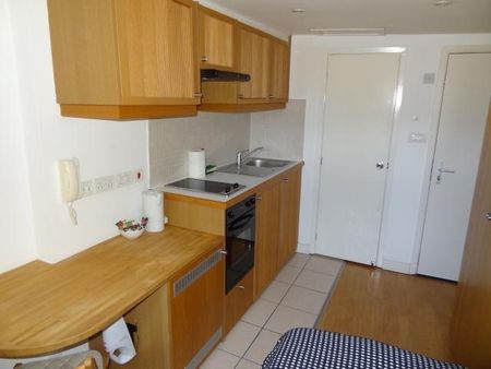 Studio to rent - Photo 4