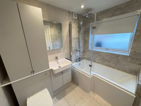 3 bedroom terraced house to rent - Photo 5