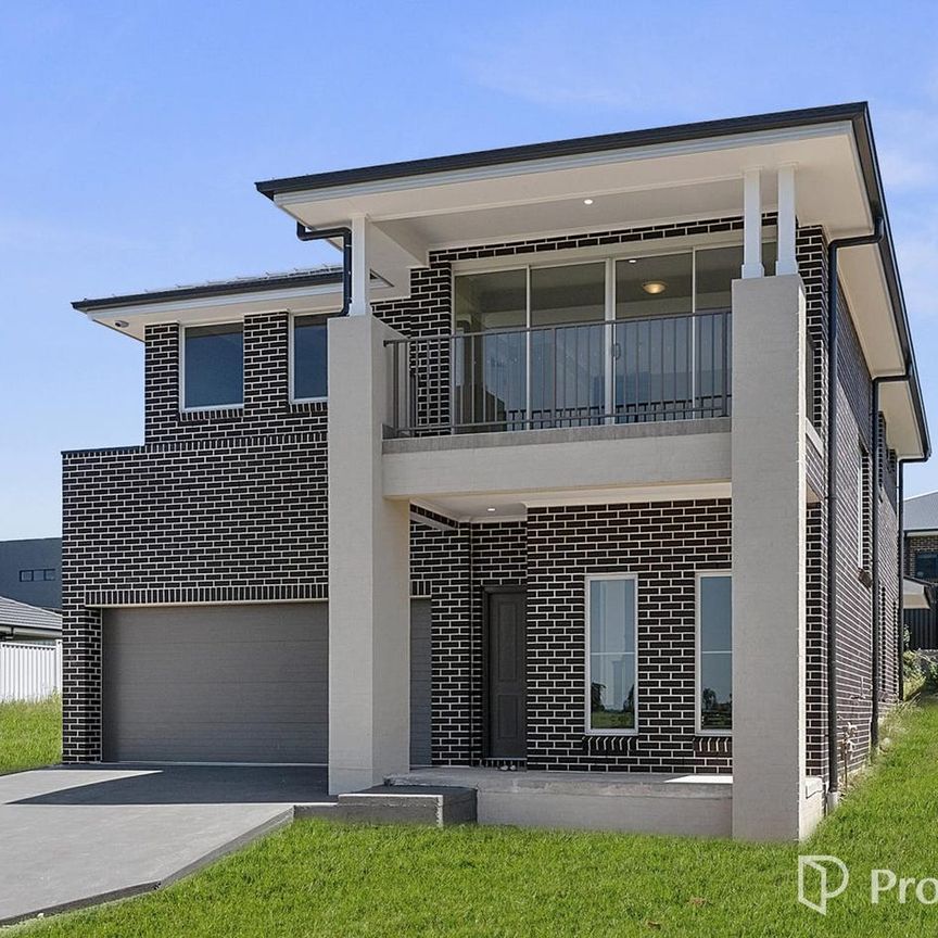 Spacious Family Home in Box Hill - Photo 1