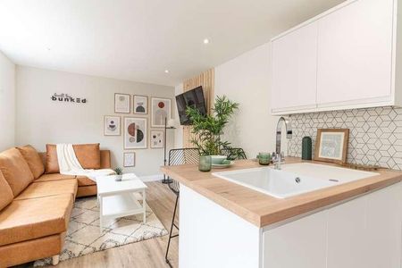 Winnall, SO23 - Photo 2