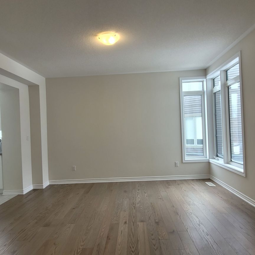 For Lease - 11 Del Ray Crescent, Wasaga Beach, Ontario - Photo 1