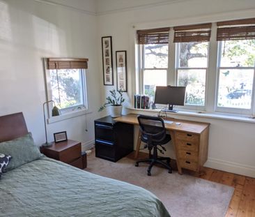 2 bedroom period home - Photo 3