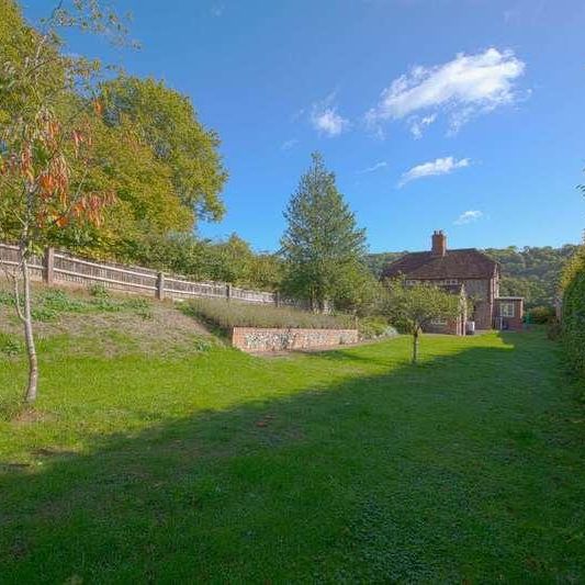 Bacres Farm Cottage, Hambleden, RG9 - Photo 1