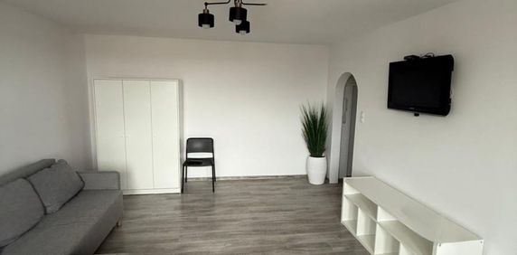 Na wynajem kawalerka os.Zwycięstwa 32 m² - Photo 2