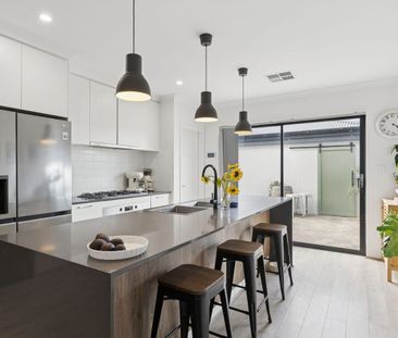 MODERN PARKSIDE LIVING - Photo 3