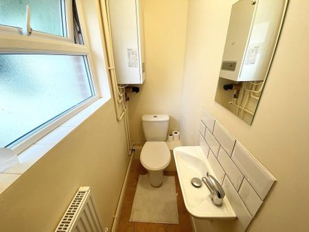 6 bedroom property to rent - Photo 4