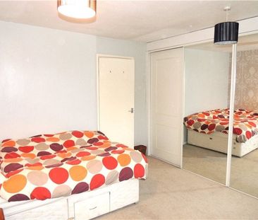 2 Bed Maisonette, Engadine Close, CR0 - Photo 4