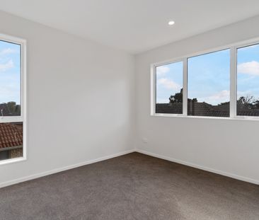 Two bedroom townhouse! - Photo 2
