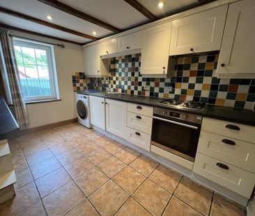 2 bedroom semi-detached house to rent - Photo 3