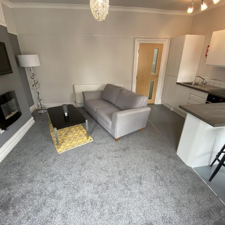 2 bedroom flat to rent - Photo 1