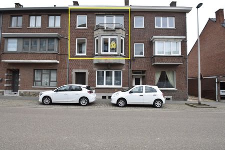 Netjes gerenoveerde duplex met twee slaapkamers en terras op mooie locatie in het centrum van Tongeren - GEEN BIJKOMENDE GEM. ONKOSTEN - Photo 3