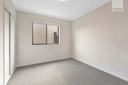 538 Brookfield Boulevard, Mickleham VIC 3064 - Townhouse For Rent | Domain - Photo 4