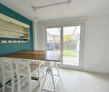 Semi Detached House - Photo 2