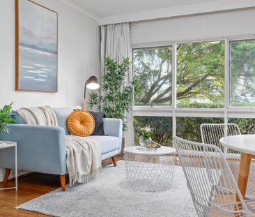 LIGHT FILLED APARTMENT IN KEW - Photo 3