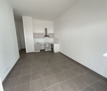 Location Appartement 2 pièces 44m² CAGNES SUR MER 06800 - Photo 2