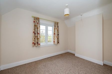 3 bedroom detached house to rent - Photo 4