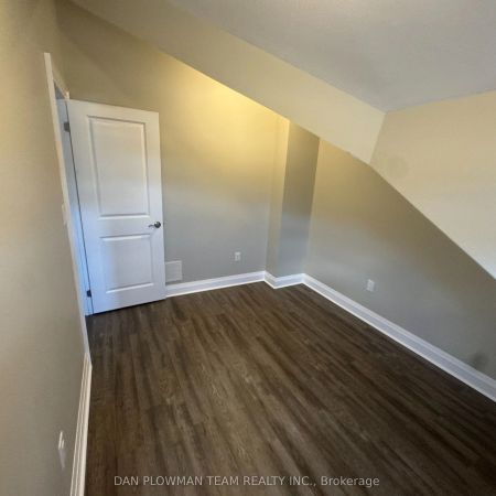 460 Park Road S #Upper - Photo 3