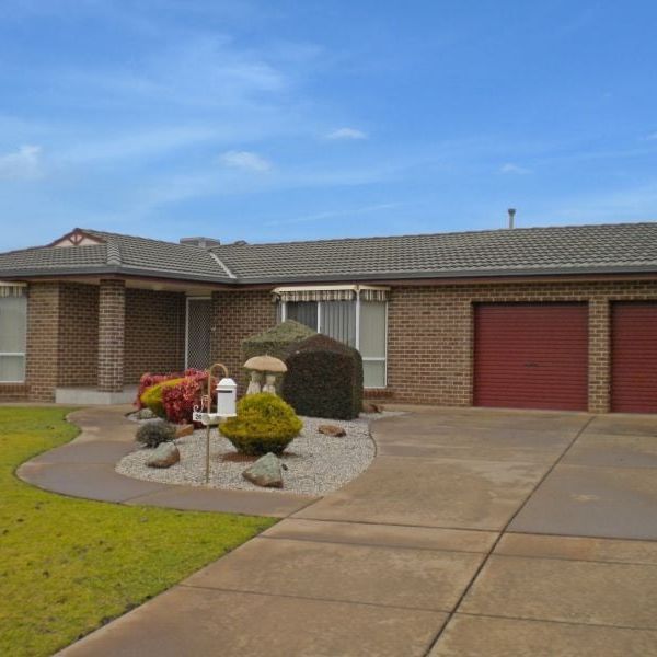 26 Yentoo Drive Glenfield Park NSW - Photo 1