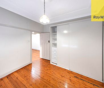 Charming Californian Bungalow in Prime Westmead School Catchment - Photo 5