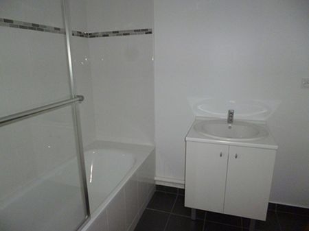 Location Appartement 3 pièces 71m² - Photo 5