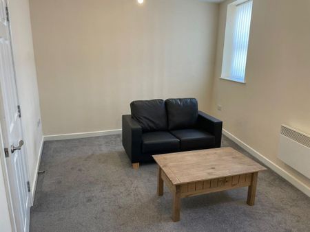 2 bedroom flat to rent - Photo 2