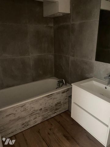 Allennes les marais, T2 bis en duplex au 2eme étage, 1 chambre + grande mezzanine, 580€ et 35€ - Photo 5